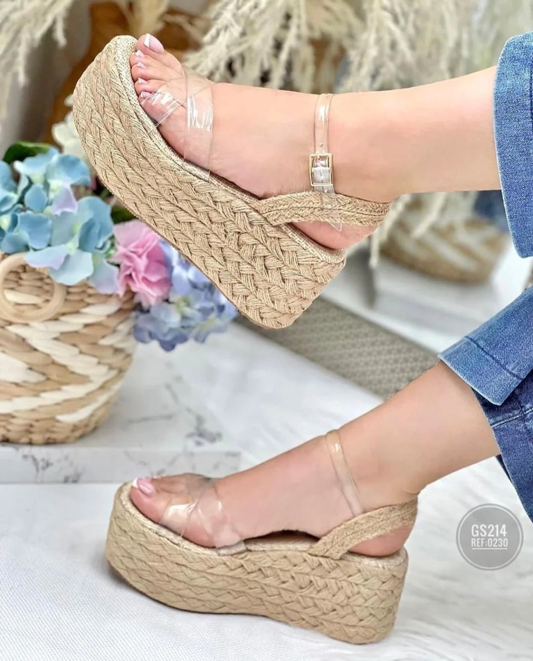 Sandalia de yute con plataforma