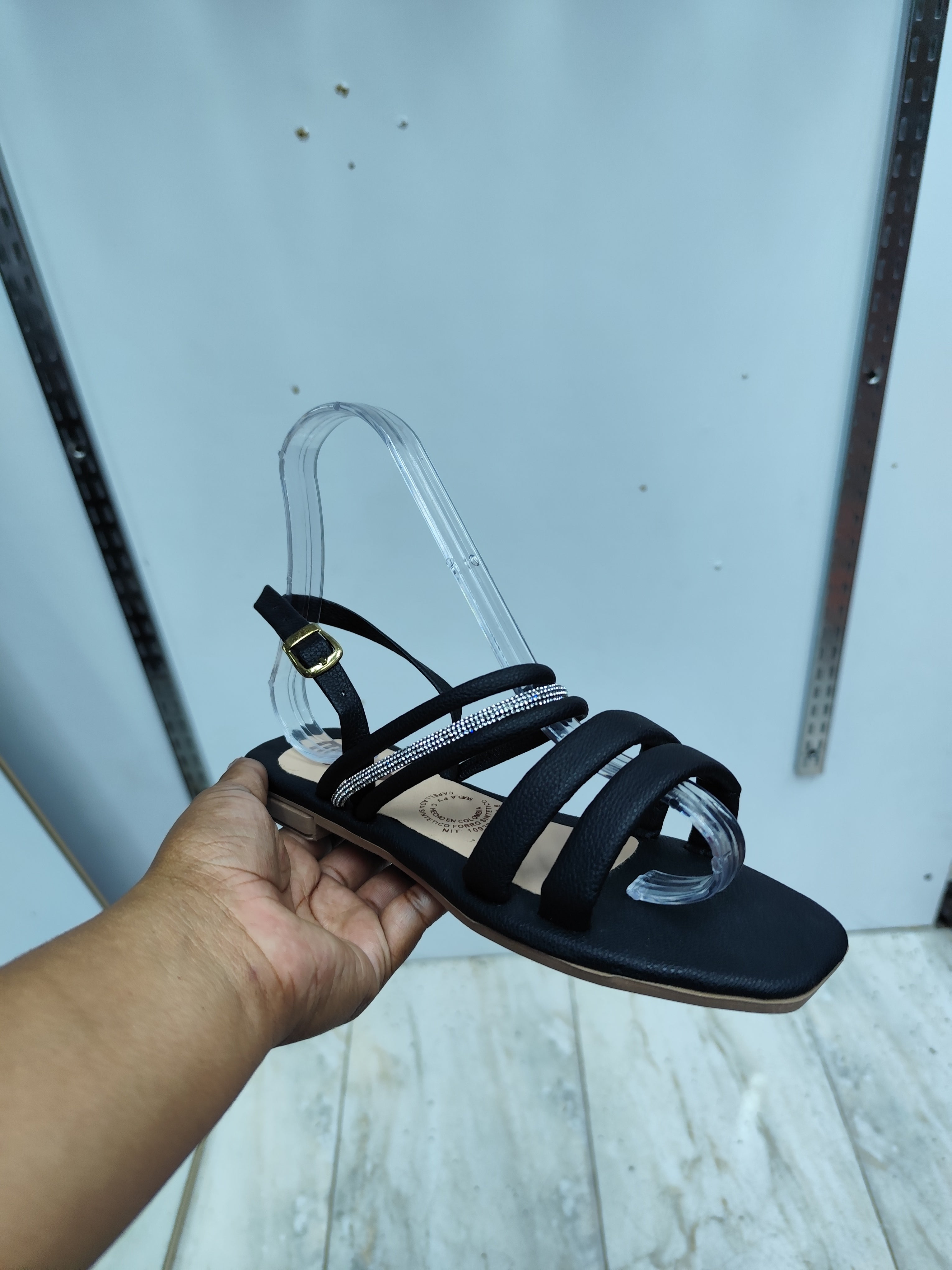 Sandalia bajita brillante ✨