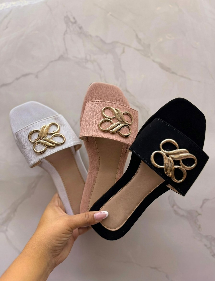 Sandalia broche dorado